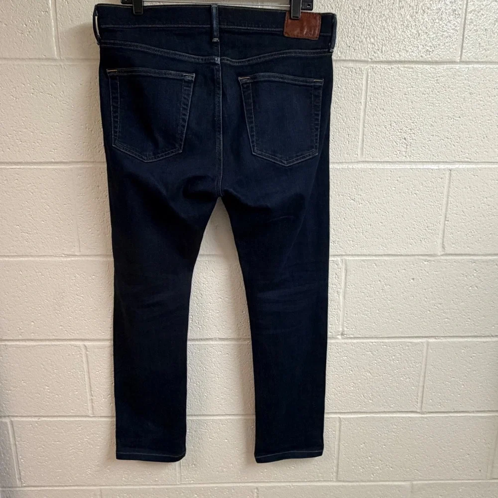 Abercrombie & Fitch classic dark
